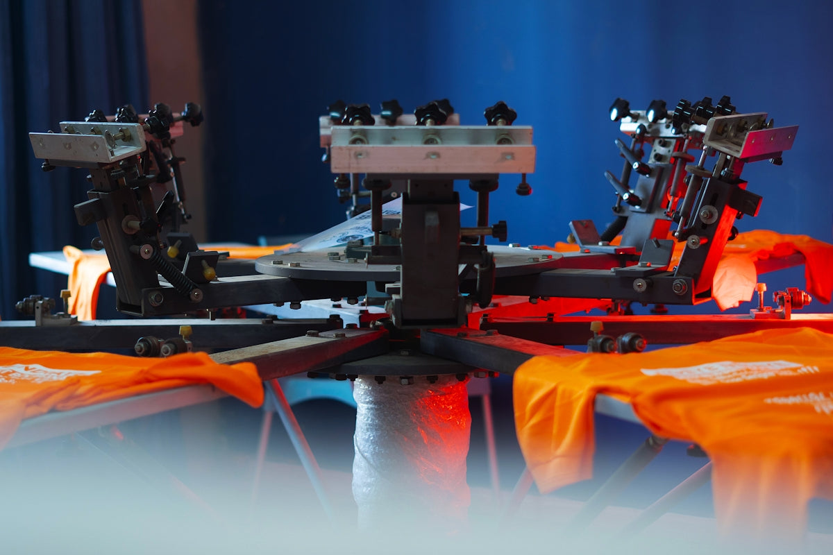 a group of machines that are sitting on a table